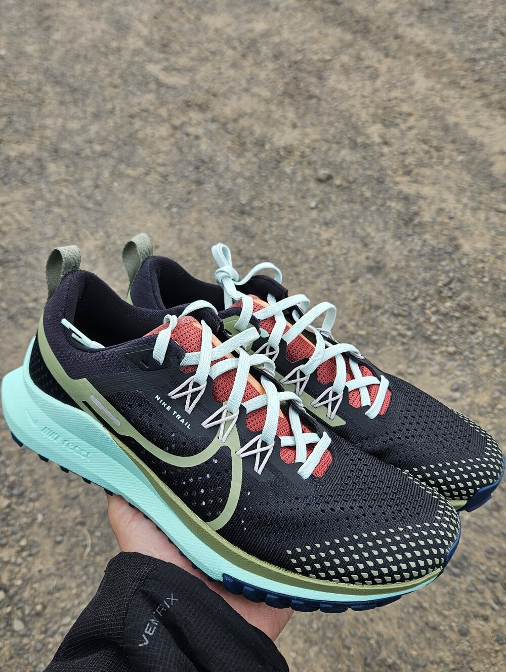 New Women's Nike Pegasus Trail